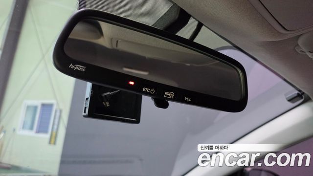 Kia Stonic Diesel 1.6 Deluxe 2018 — фото 24