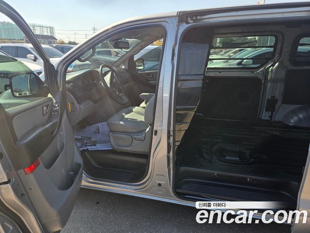 Hyundai Grand Starex Van 3-Seater Smart 2021 — фото 10