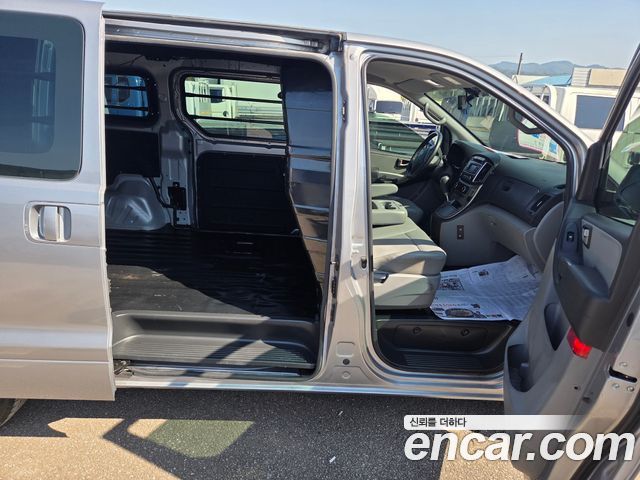 Hyundai Grand Starex Van 3-Seater Smart 2021 — фото 16