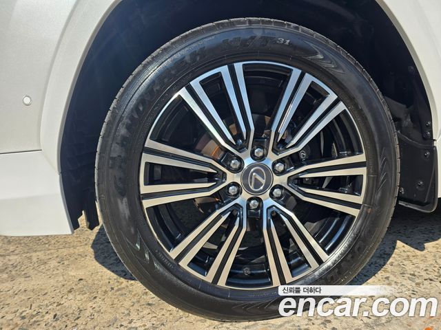 Lexus LX (IV) 700h Luxury 2025 — фото 19