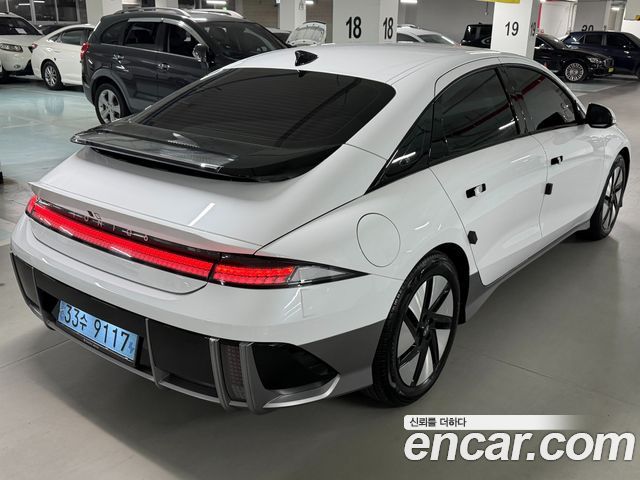 Hyundai Ioniq 6 Long Range AWD Exclusive + 2023 — фото 2