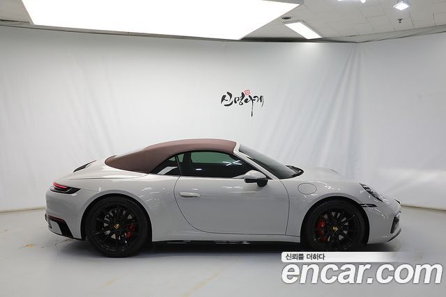 Porsche 911 (992) Carrera 4S Cabriolet 2021 — фото 3
