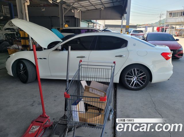 Maserati Ghibli 3.0 Diesel GranSport 3rd 2018 — фото 17