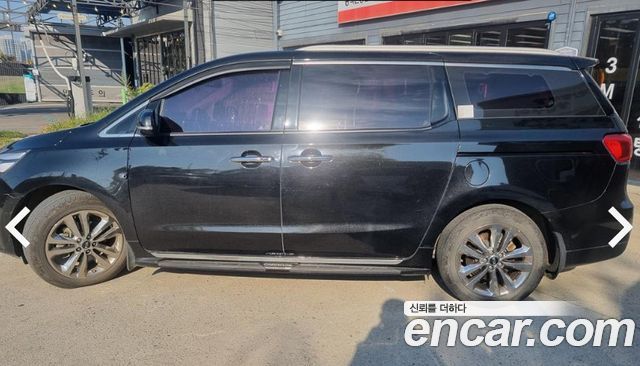 Kia Carnival 9-seater Noblesse 2015 — фото 2