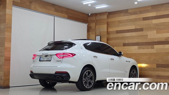 Maserati Levante 3.0 AWD GranSport 2020 — фото 2