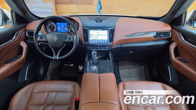 Maserati Levante 3.0 AWD GranSport 2020 — фото 8