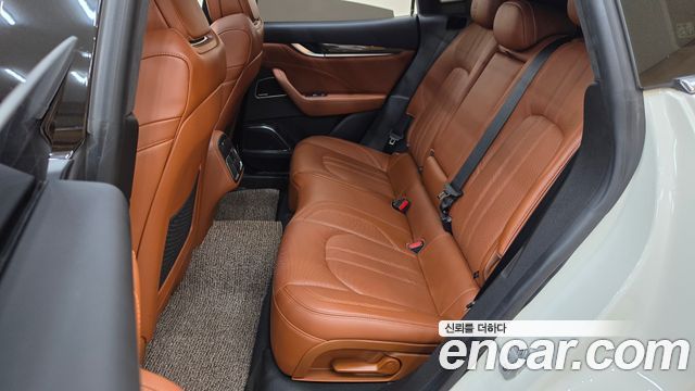 Maserati Levante 3.0 AWD GranSport 2020 — фото 18