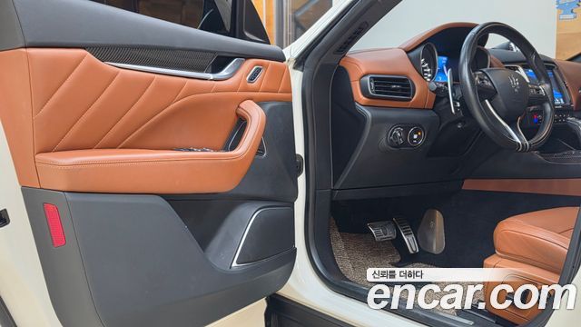 Maserati Levante 3.0 AWD GranSport 2020 — фото 19
