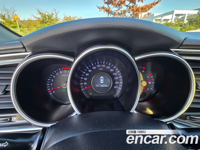 Kia K5 LPI Noblesse 2015 — фото 9