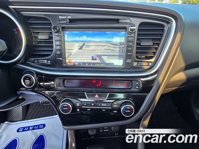 Kia K5 LPI Noblesse 2015 — фото 10