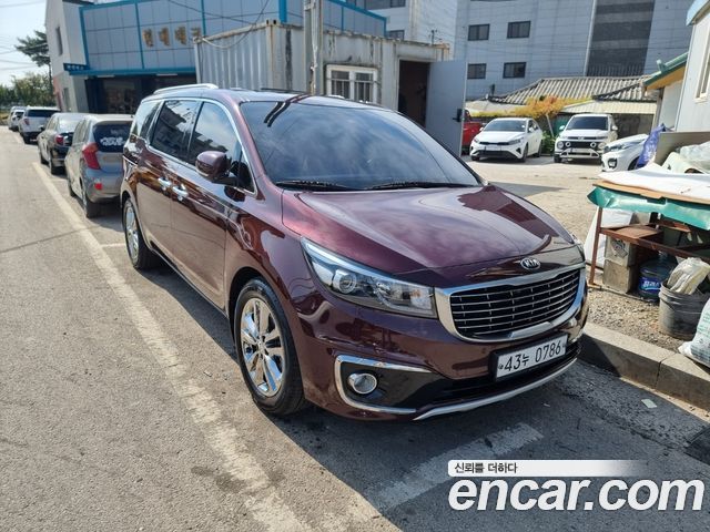 Kia Carnival 9-seater Prestige