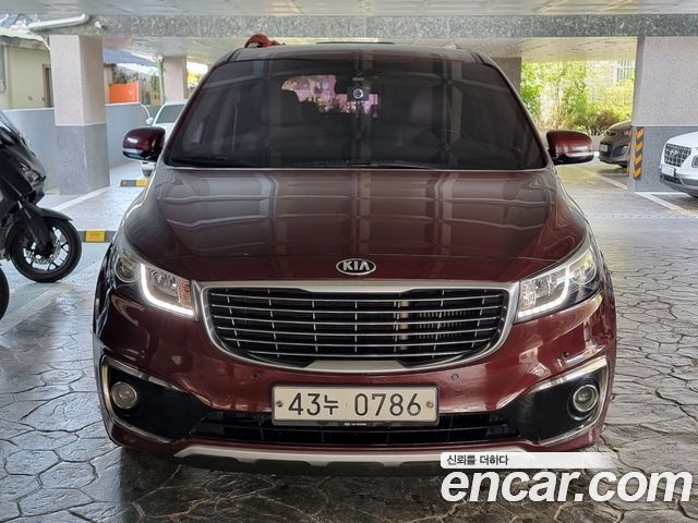 Kia Carnival 9-seater Prestige 2016 — фото 2