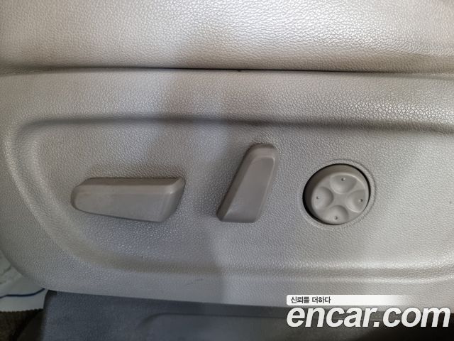 Kia Carnival 9-seater Prestige 2016 — фото 8