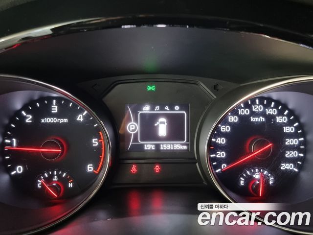 Kia Carnival 9-seater Prestige 2016 — фото 11
