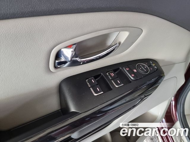 Kia Carnival 9-seater Prestige 2016 — фото 18