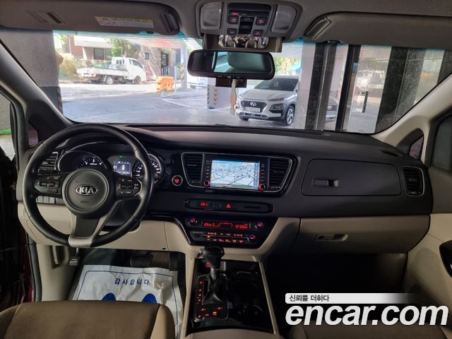 Kia Carnival 9-seater Prestige 2016 — фото 20
