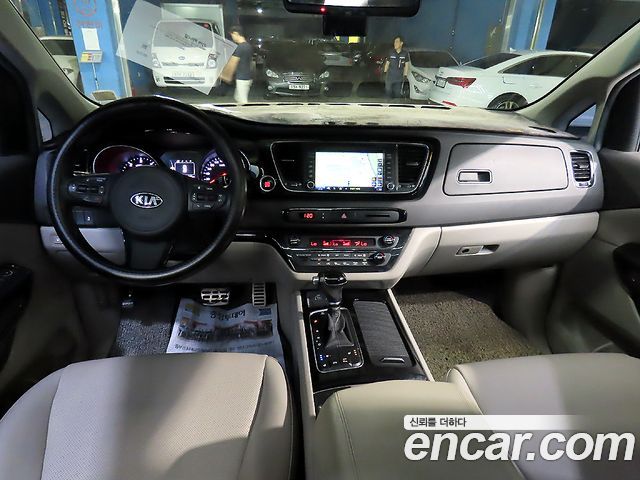 Kia Carnival 9-seater Prestige 2015 — фото 5