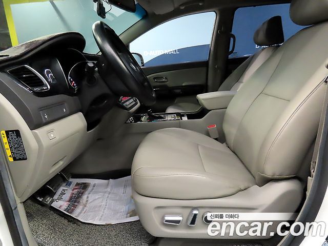 Kia Carnival 9-seater Prestige 2015 — фото 6