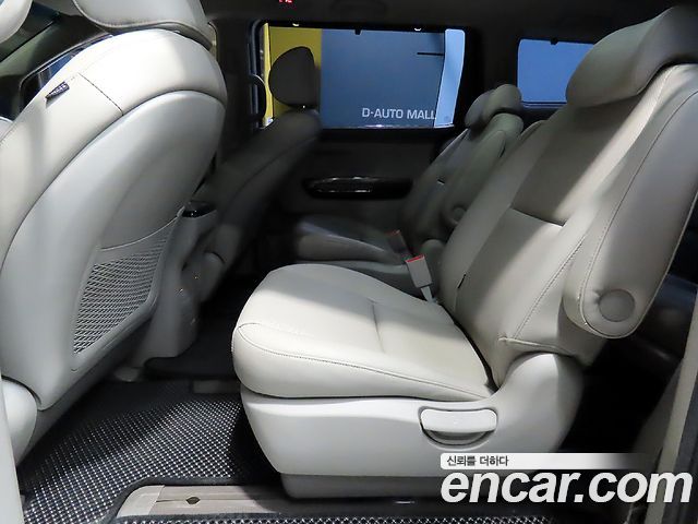 Kia Carnival 9-seater Prestige 2015 — фото 7