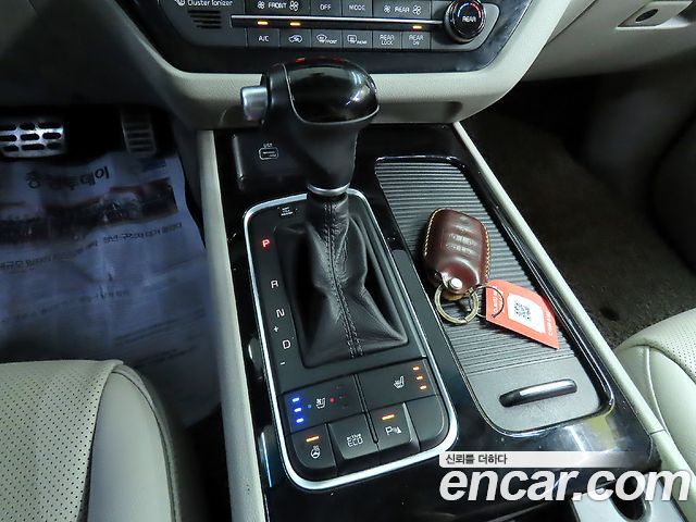 Kia Carnival 9-seater Prestige 2015 — фото 17