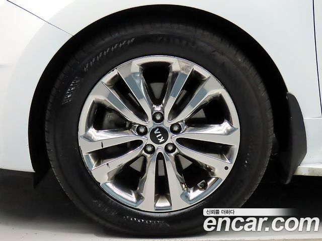 Kia Carnival 9-seater Prestige 2015 — фото 24