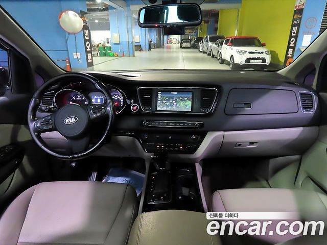 Kia Carnival 9-seater Prestige 2015 — фото 5