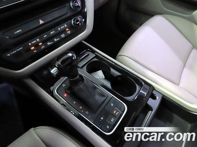 Kia Carnival 9-seater Prestige 2015 — фото 18