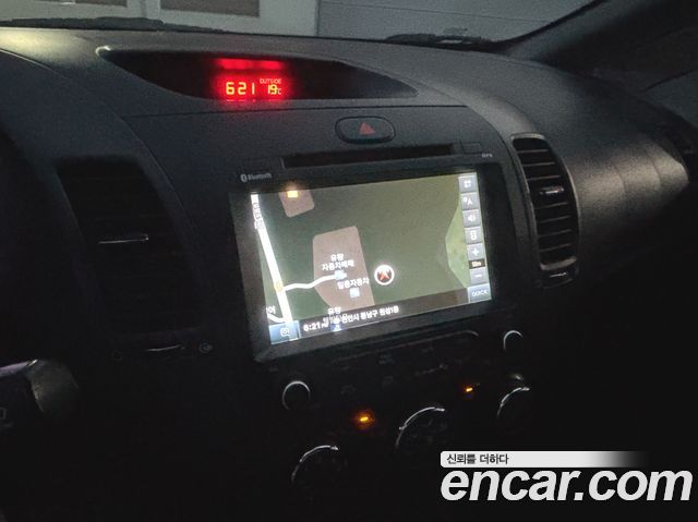 Kia K3 Deluxe 2015 — фото 17