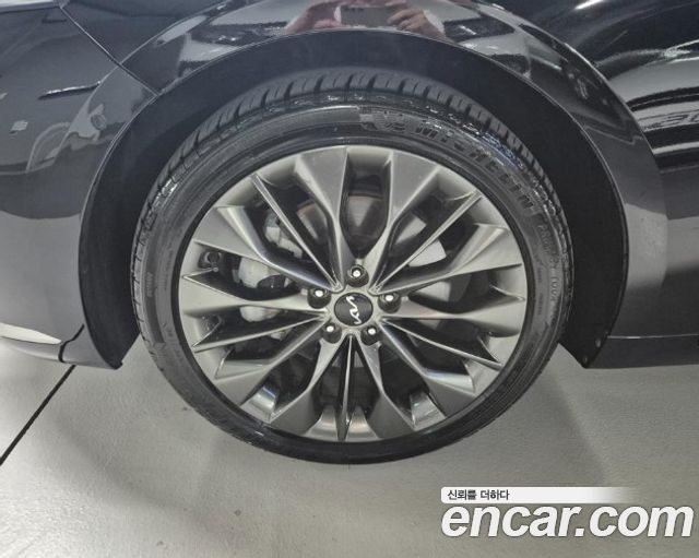 Kia K8 2.5 Gasoline 2WD Signature Special 2024 — фото 5