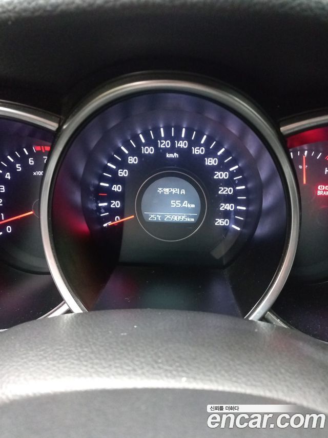 Kia K5 LPI Taxi DLX 2014 — фото 8
