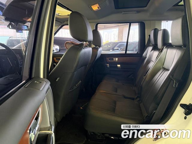 Land Rover Discovery 4 3.0 SDV6 SE 2016 — фото 8