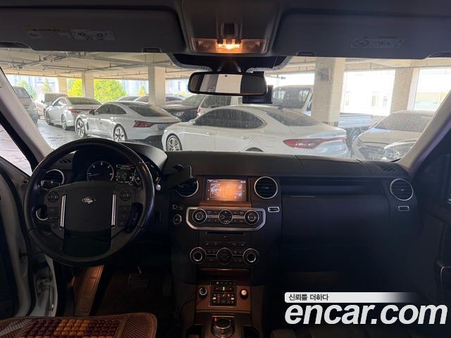 Land Rover Discovery 4 3.0 SDV6 SE 2016 — фото 9