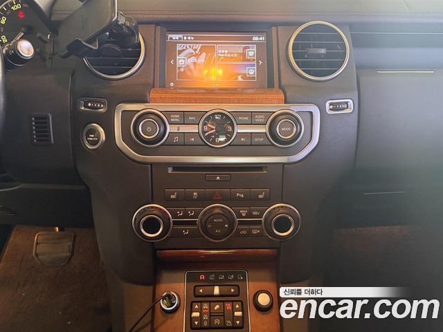 Land Rover Discovery 4 3.0 SDV6 SE 2016 — фото 16