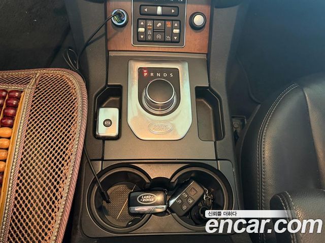 Land Rover Discovery 4 3.0 SDV6 SE 2016 — фото 17
