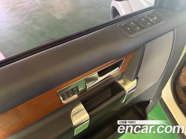 Land Rover Discovery 4 3.0 SDV6 SE 2016 — фото 21