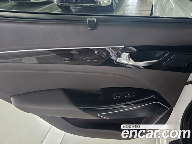 Kia K7 Hybrid Noblesse 2017 — фото 11