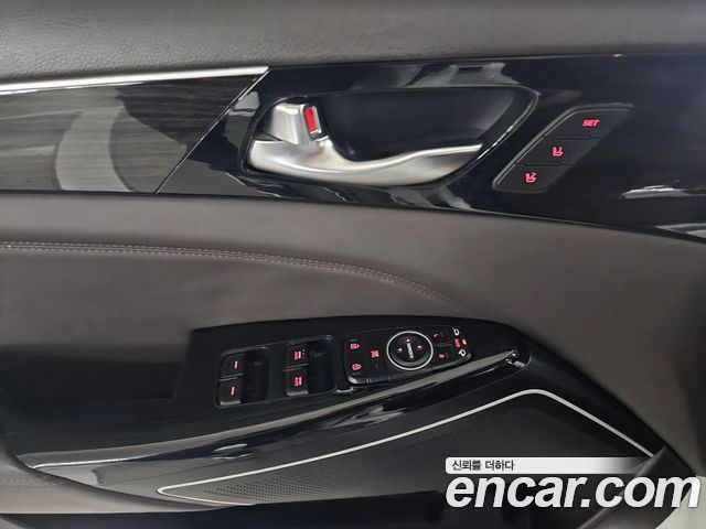Kia K7 Hybrid Noblesse 2017 — фото 12