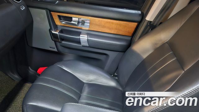 Land Rover Discovery 4 3.0 SDV6 SE 2015 — фото 2