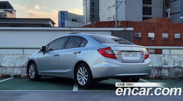 Honda Civic 1.8 EX 9th 2012 — фото 2