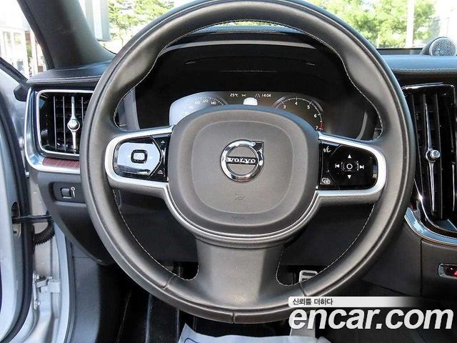 Volvo S60 (III) B5 Inscription 2021 — фото 16