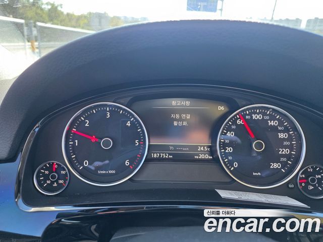 Volkswagen Touareg V6 3.0 TDI Bluemotion Premium 7P5 2016 — фото 7