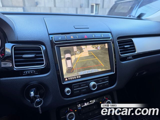 Volkswagen Touareg V6 3.0 TDI Bluemotion Premium 7P5 2016 — фото 8