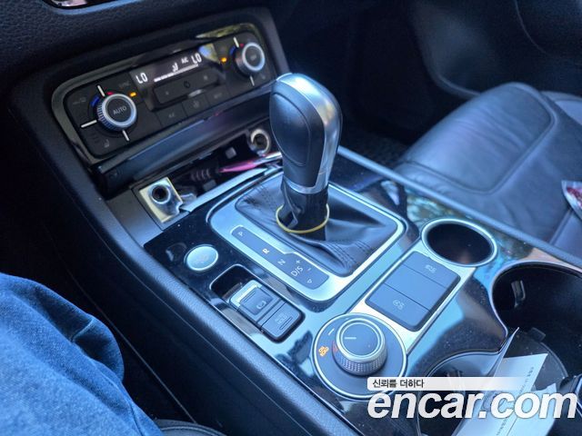 Volkswagen Touareg V6 3.0 TDI Bluemotion Premium 7P5 2016 — фото 9