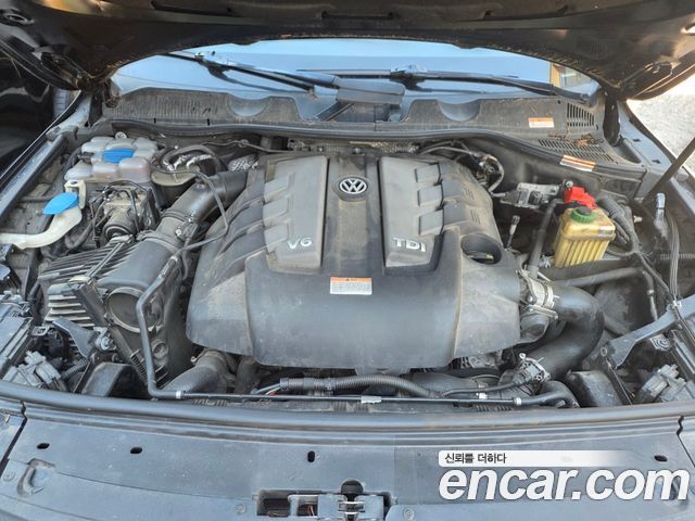 Volkswagen Touareg V6 3.0 TDI Bluemotion Premium 7P5 2016 — фото 11