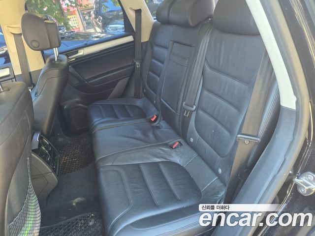 Volkswagen Touareg V6 3.0 TDI Bluemotion Premium 7P5 2016 — фото 17