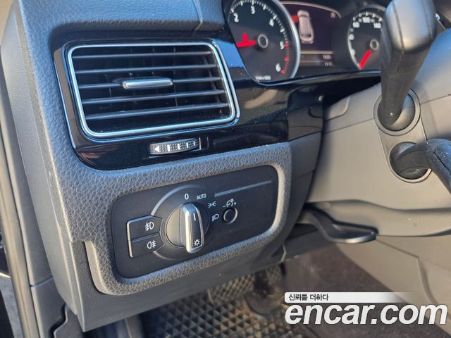 Volkswagen Touareg V6 3.0 TDI Bluemotion Premium 7P5 2016 — фото 18