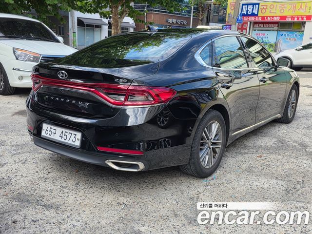 Hyundai Grandeur (IG) 2.2 Diesel Premium Special 2018 — фото 2