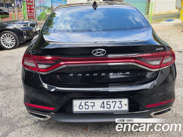 Hyundai Grandeur (IG) 2.2 Diesel Premium Special 2018 — фото 6