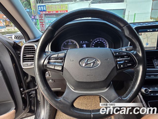 Hyundai Grandeur (IG) 2.2 Diesel Premium Special 2018 — фото 10