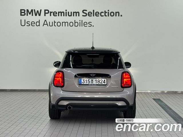 MINI Cooper Classic Plus 3rd 2024 — фото 4